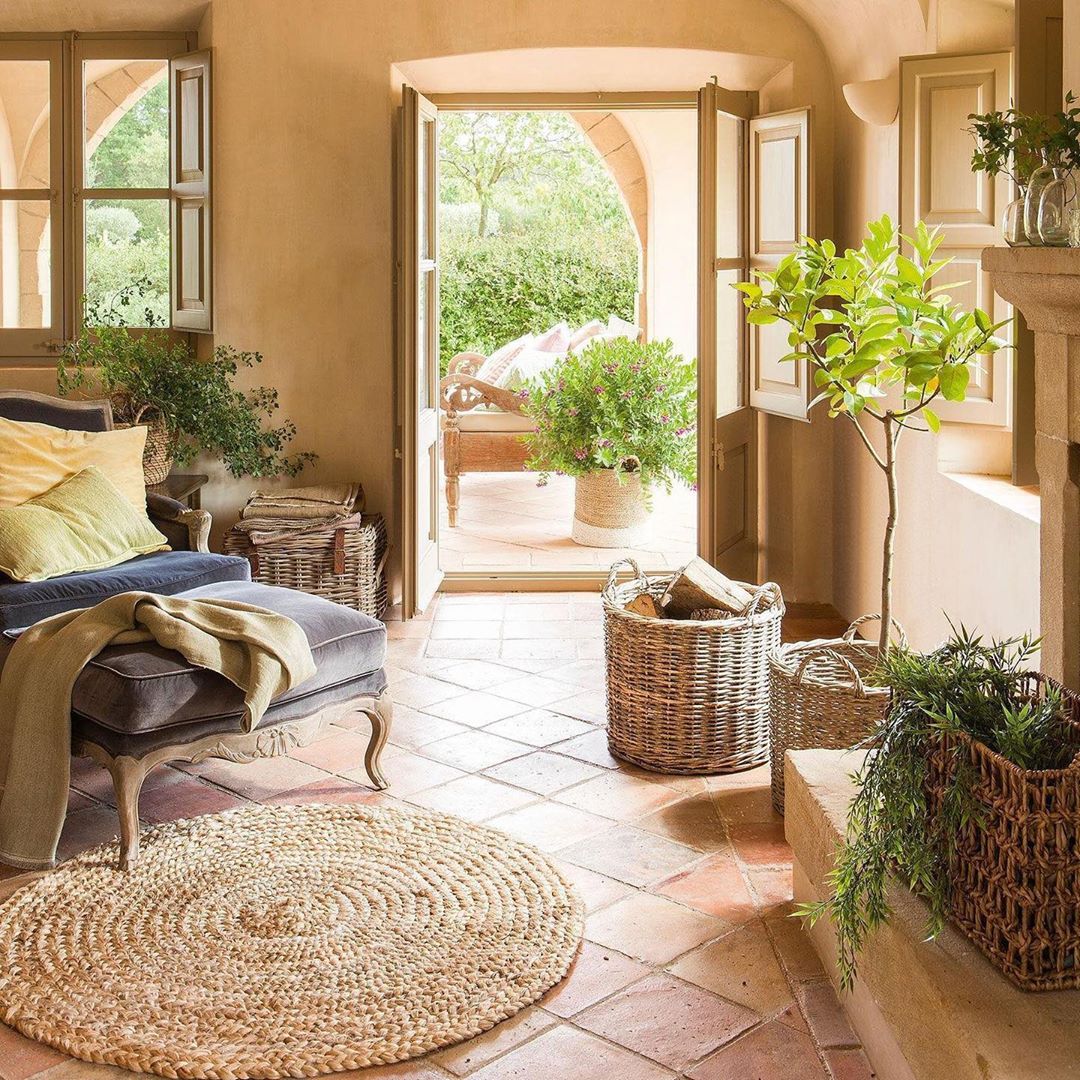 Bucoliche suggestioni! Ecco il #mood di questo venerdì? perché tutte le sfumature della terra, mobili e accessori di recupero, o d?epoca restaurati, rendono una casa di campagna accogliente e capace di far rivivere incantevoli atmosfere d?altri tempi! Buon weekend a tutti!
.
.
.
#PaolaMarella #IConsiglidiPaola #contry #countryside #campagna #countryliving #dailyinspiration #archilovers #design #homedesign #arredamento #interiors #interiordesign #interiordecor #lifestyle #life #love #weekend Ph Pinterest