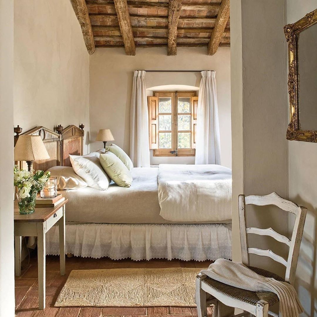 Bucoliche suggestioni! Ecco il #mood di questo venerdì? perché tutte le sfumature della terra, mobili e accessori di recupero, o d?epoca restaurati, rendono una casa di campagna accogliente e capace di far rivivere incantevoli atmosfere d?altri tempi! Buon weekend a tutti!
.
.
.
#PaolaMarella #IConsiglidiPaola #contry #countryside #campagna #countryliving #dailyinspiration #archilovers #design #homedesign #arredamento #interiors #interiordesign #interiordecor #lifestyle #life #love #weekend Ph Pinterest