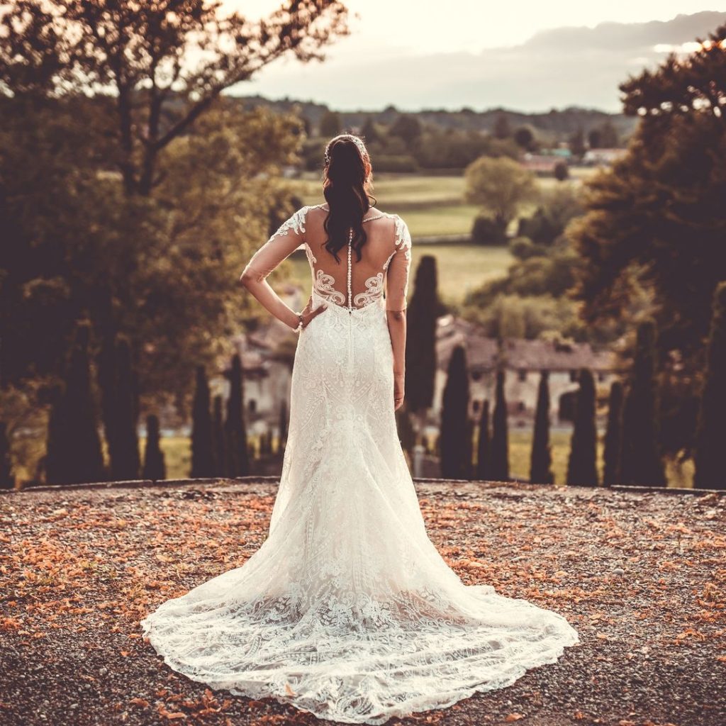 Uno sguardo verso il futuro indefinito, con la certezza che solo l'Amore salverà il mondo... e sarà sempre così ??
Un messaggio così attuale in questi giorni ??

Photo @photo27_photographers 

#beautifuldestinations #beautifulitaly #italianweddingplanner #italywedding #italyweddings #italyweddingplanner
#italydestinationwedding #italyweddingdestination #destinationweddingitaly #italyweddings #weddingsinitaly #weddingitaly #weddingplanneritaly #italyweddingplanner #italianwedding #italianweddingplanner #italianweddingplanners #inlovewithitaly #welcometoitaly #traveltoitaly #fineartwedding #fashion #bridalfashion #moniare #kairoseventi #creoemozionidavivere