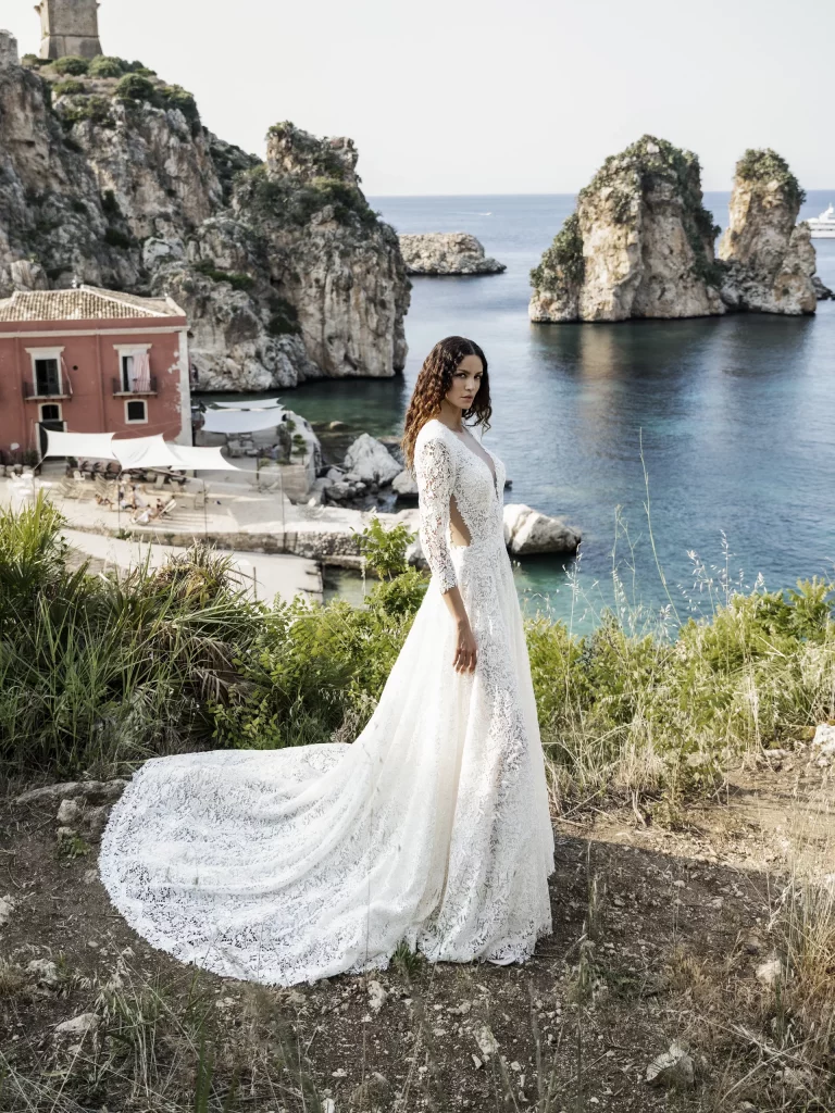 Abiti-da-sposa-Alessandro-Angelozzi-Atelier-sposa-Roma-Milano-Pesca-9-scaled